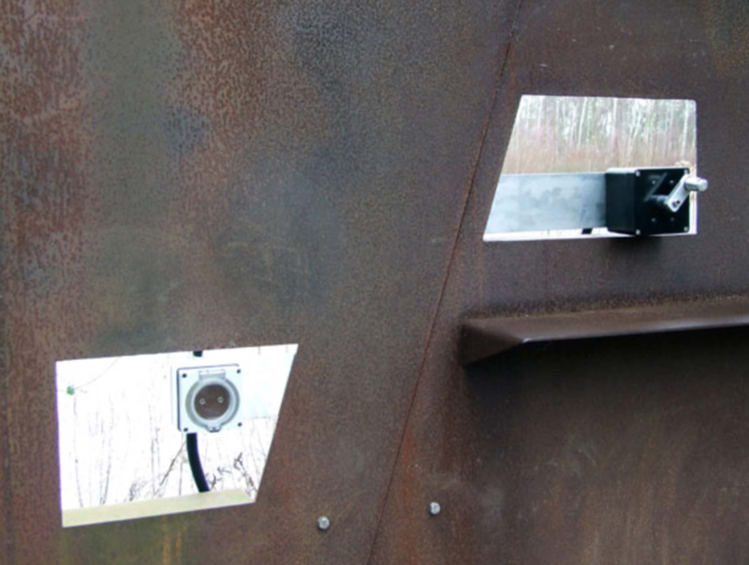 Siphonophora crank at bird watching hide